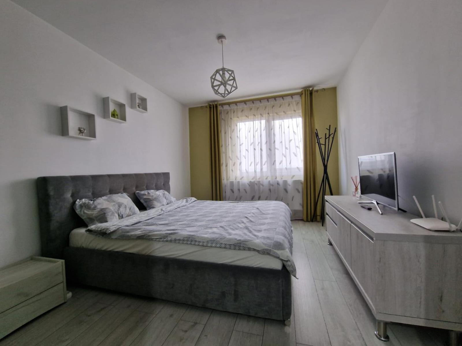 Gray Apartment Nearby Amethyst & Vivo Mall Floreşti Buitenkant foto